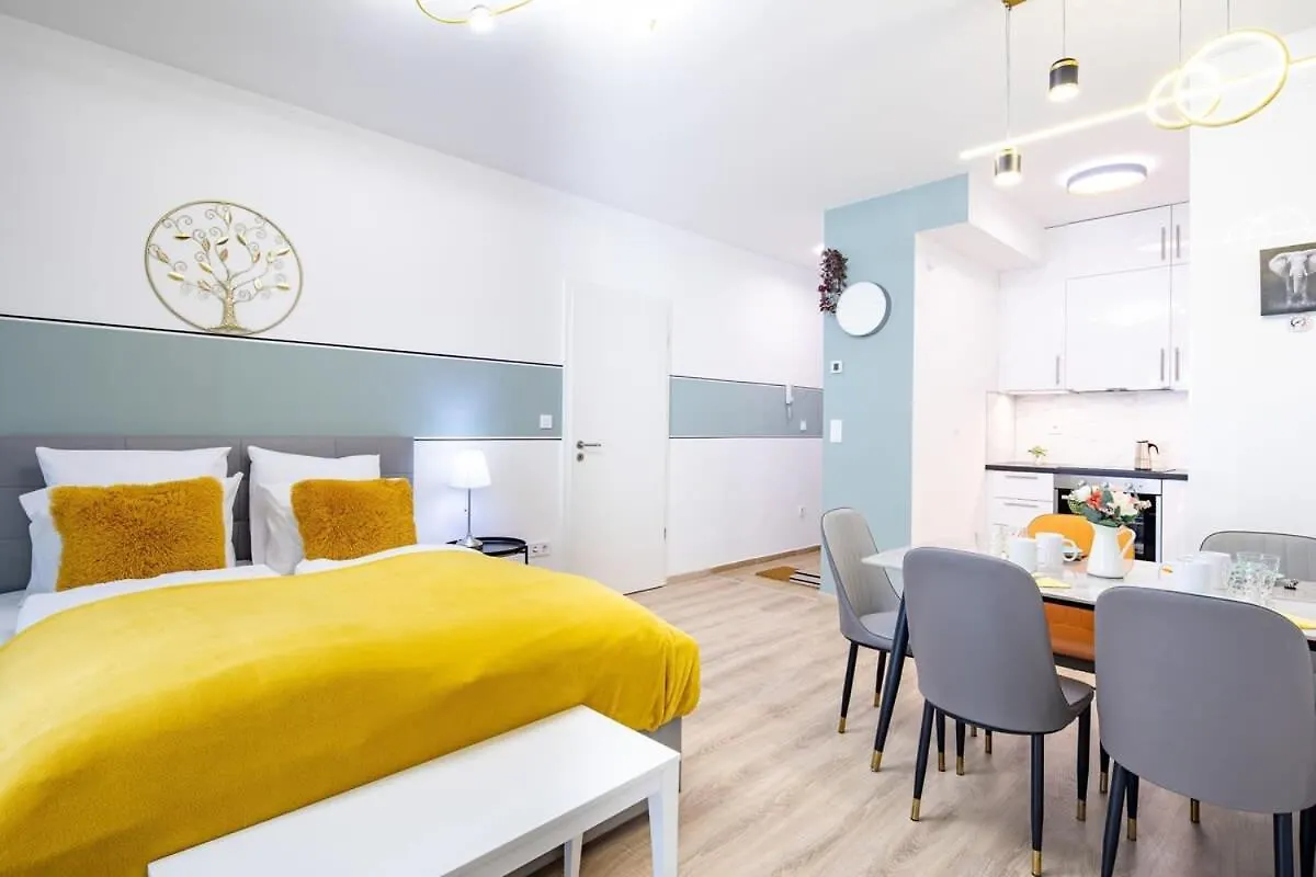 Free Parking - Balcony - Sunny - New Lägenhet Budapest