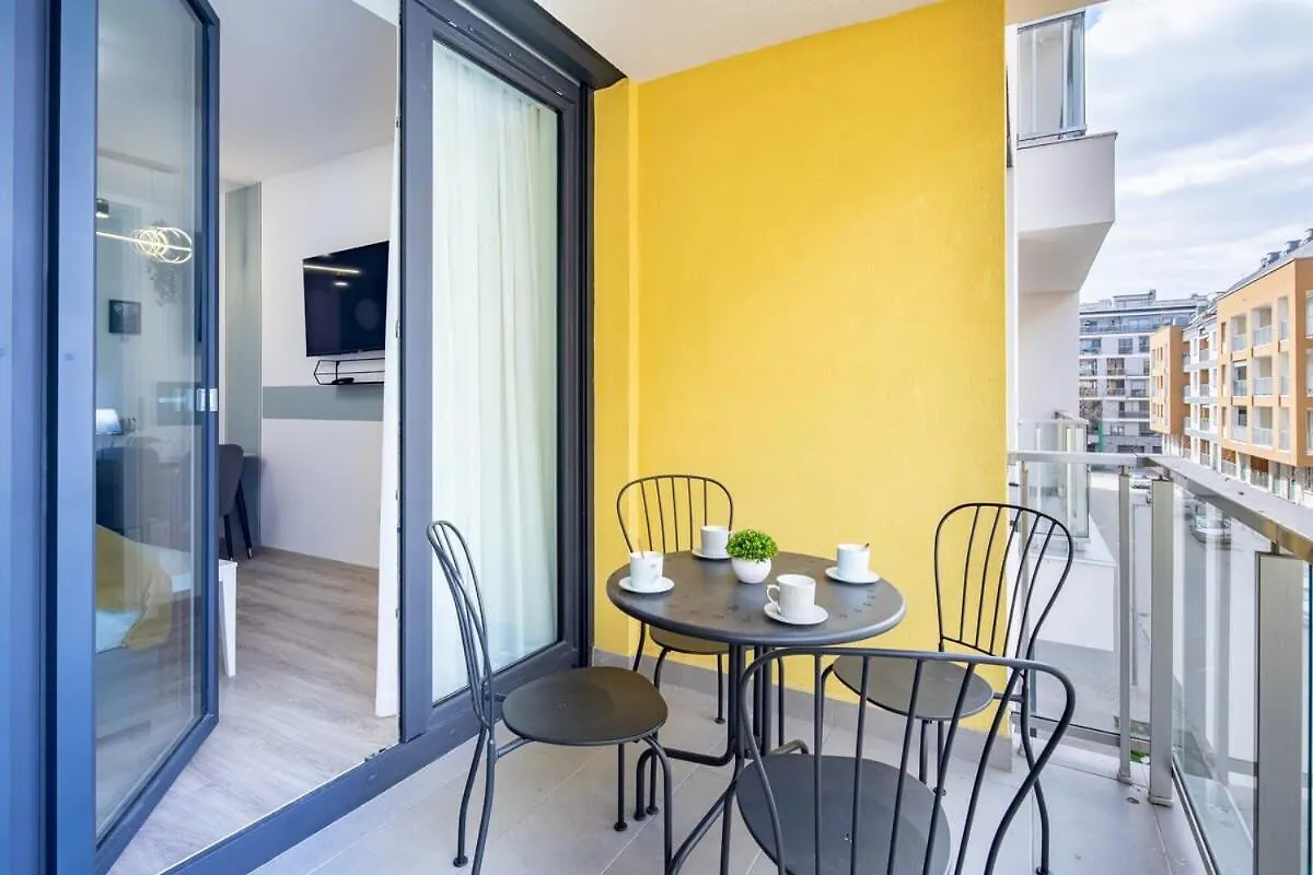 Free Parking - Balcony - Sunny - New Lägenhet Budapest